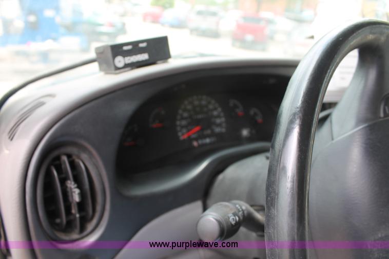 image for item D7904 1999 Ford E350 Econoline Super Duty transit bus