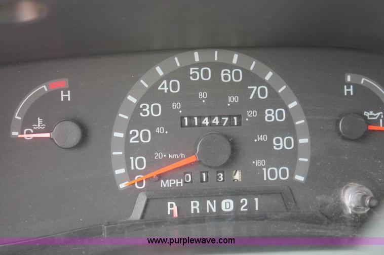 image for item D7904 1999 Ford E350 Econoline Super Duty transit bus