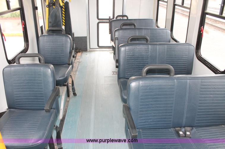 image for item D7904 1999 Ford E350 Econoline Super Duty transit bus