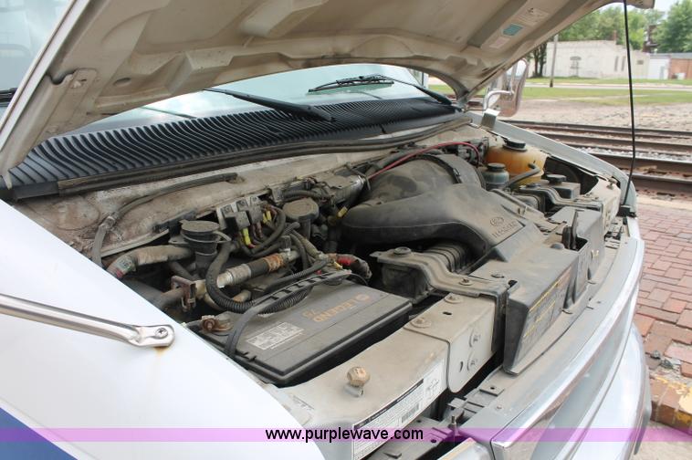 image for item D7904 1999 Ford E350 Econoline Super Duty transit bus