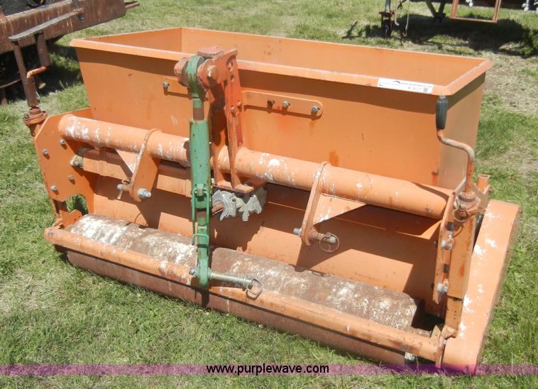 image for item K9127 Sisis Contra-seeder