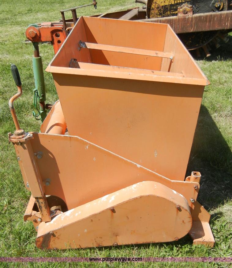 image for item K9127 Sisis Contra-seeder