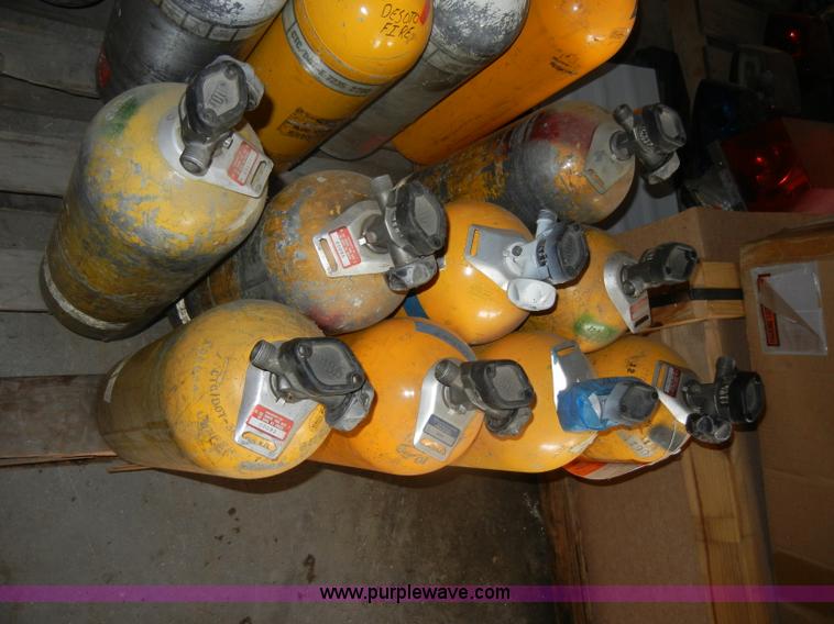 image for item K9151 (9) oxygen tanks