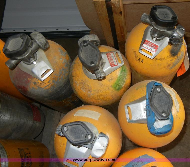 image for item K9151 (9) oxygen tanks