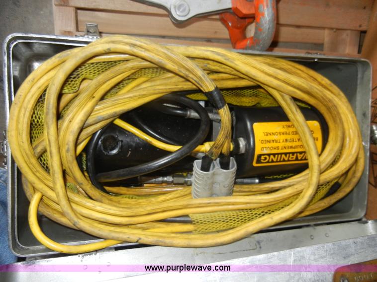 image for item K9152 (2) Kinman Jaw-of-Life units