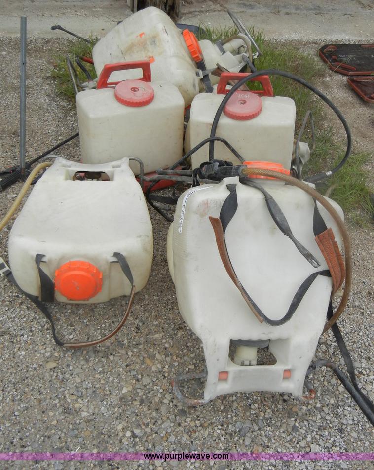 image for item K9156 (8) assorted backpack sprayers