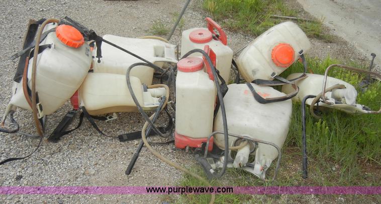 image for item K9156 (8) assorted backpack sprayers