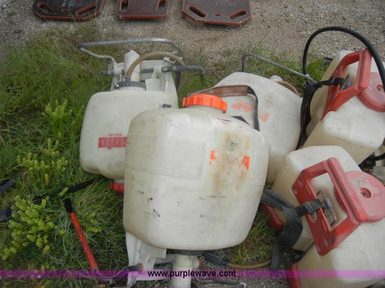 image for item K9156 (8) assorted backpack sprayers