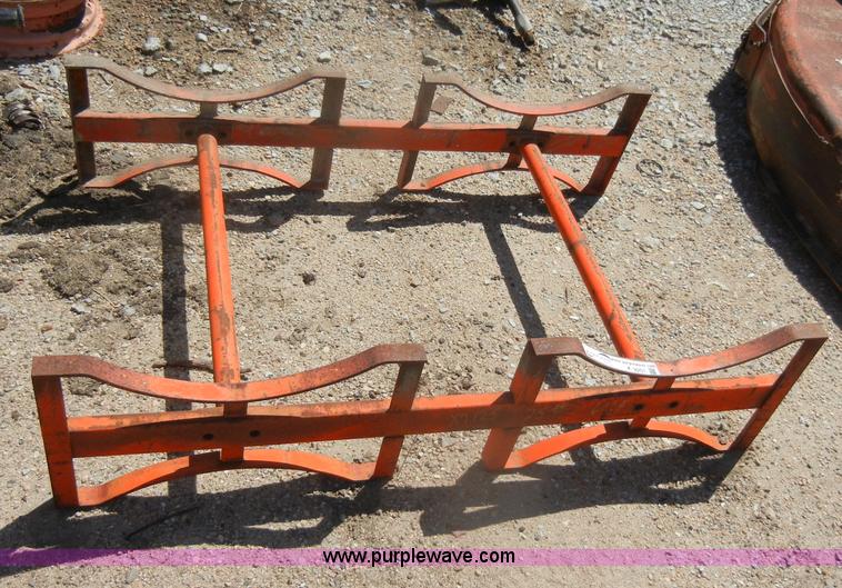 image for item K9201 (2) bottle propane rack