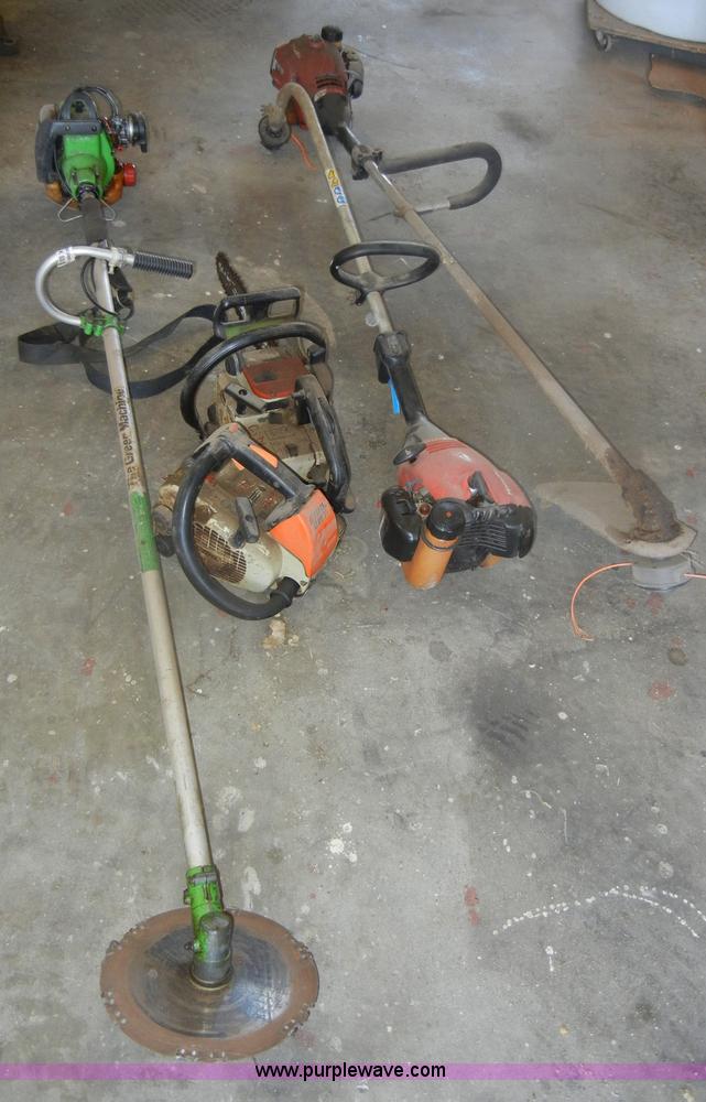 image for item K9208 Assorted lawn equipment