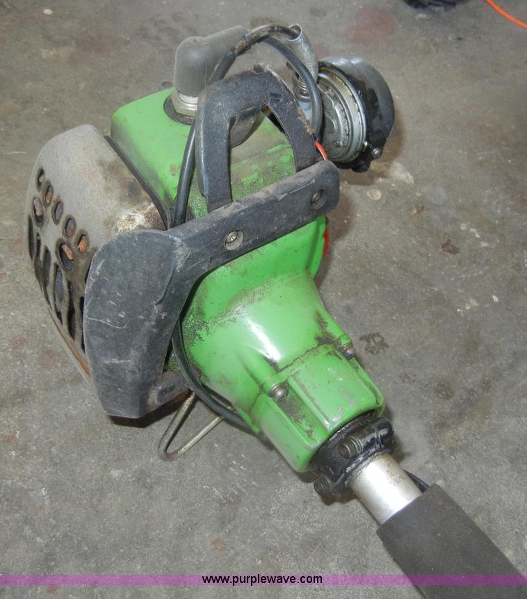 image for item K9208 Assorted lawn equipment