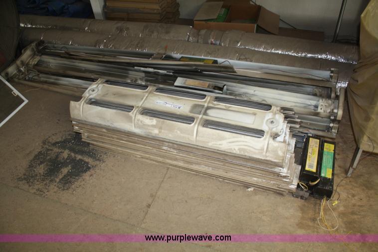 image for item L9348 (7) 8' fluorescent light fixtures