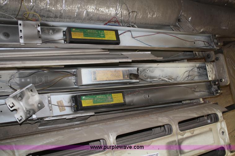 image for item L9348 (7) 8' fluorescent light fixtures