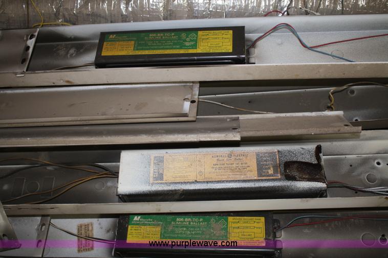 image for item L9348 (7) 8' fluorescent light fixtures