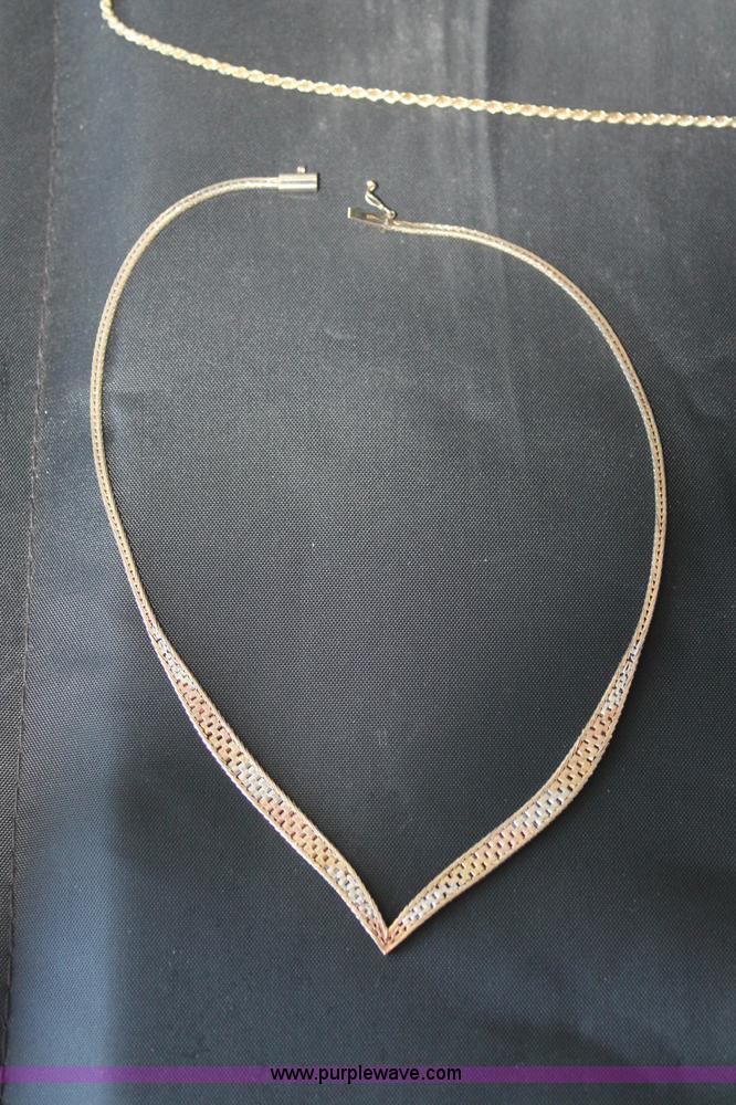 image for item L9777 Assorted jewelry