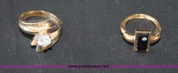 image for item L9777 Assorted jewelry