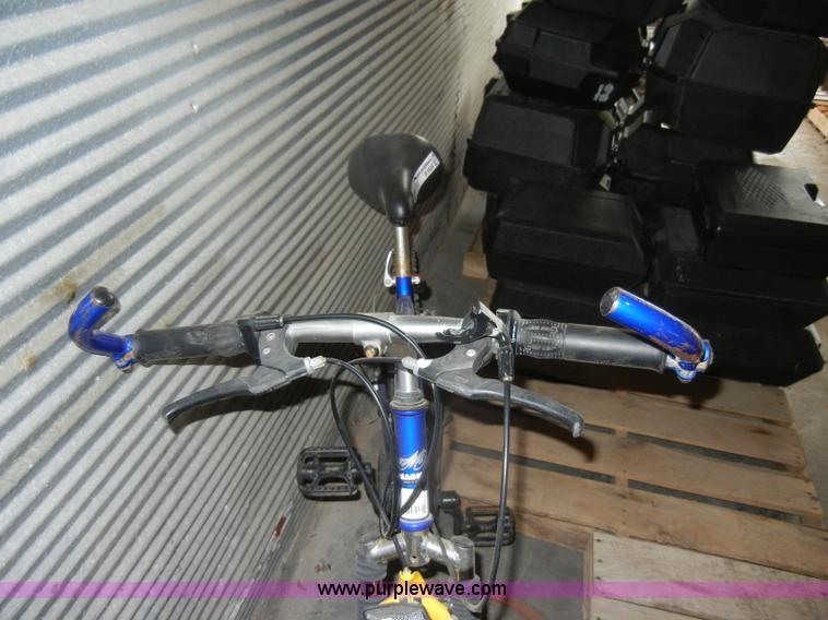 image for item M9504 Magna 18 speed bicycle