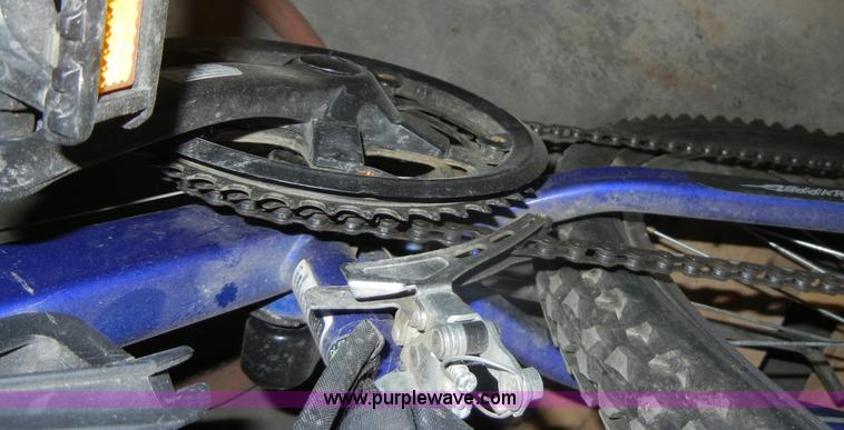 image for item M9504 Magna 18 speed bicycle