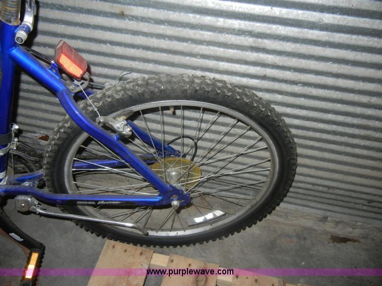 image for item M9504 Magna 18 speed bicycle