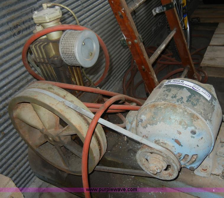 image for item M9506 Air compressor