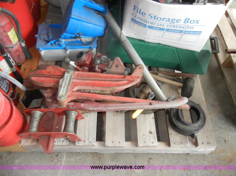 image for item M9510 Assorted equipment