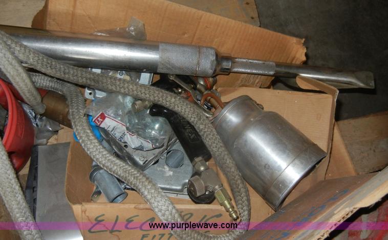 image for item M9510 Assorted equipment