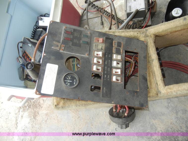 image for item M9512 Assorted radio equipment