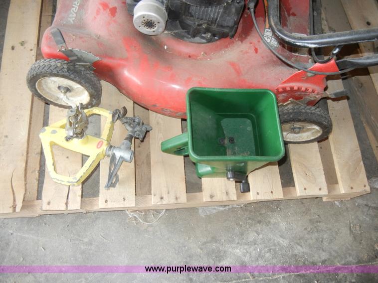 image for item M9515 Assorted outdoor equipment