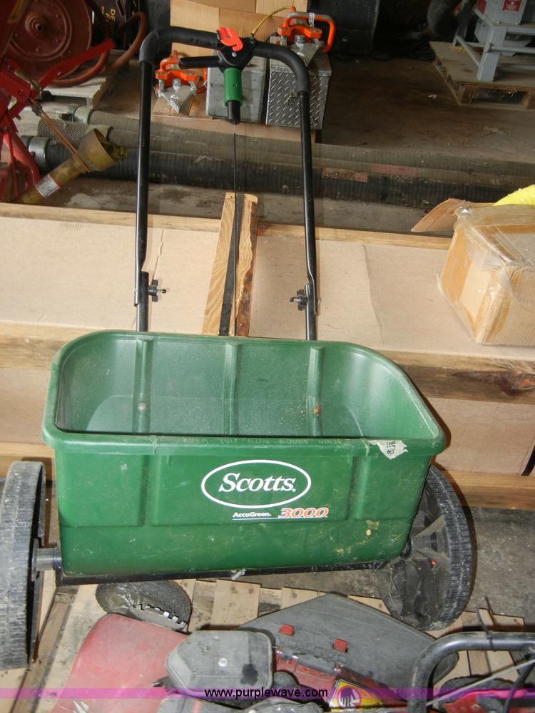 image for item M9515 Assorted outdoor equipment