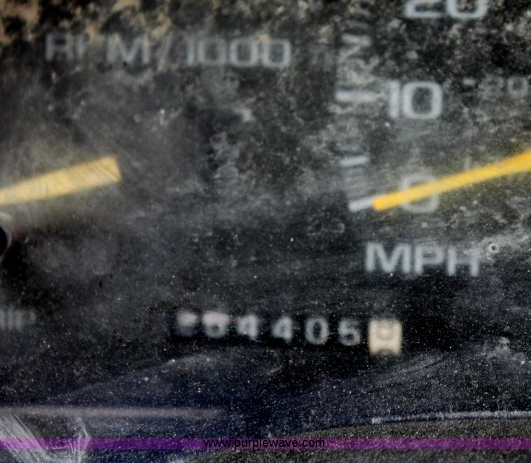 image for item D7915 1996 Chevrolet 1500 Silverado pickup truck