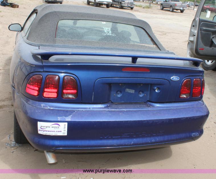 image for item D7916 1996 Ford Mustang convertible