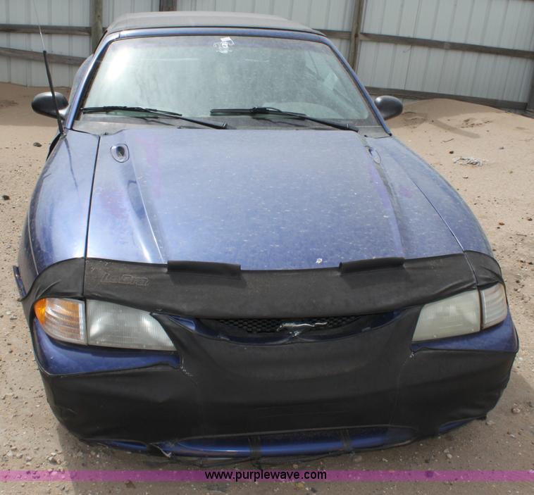 image for item D7916 1996 Ford Mustang convertible