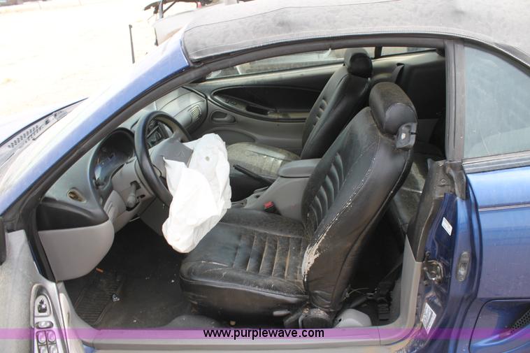 image for item D7916 1996 Ford Mustang convertible