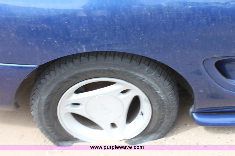 image for item D7916 1996 Ford Mustang convertible