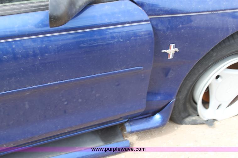 image for item D7916 1996 Ford Mustang convertible