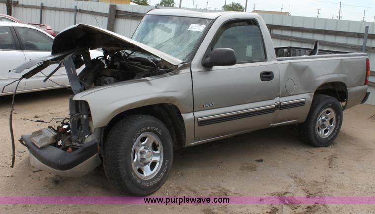 image for item D7917 1999 Chevrolet 1500 Silverado pickup truck