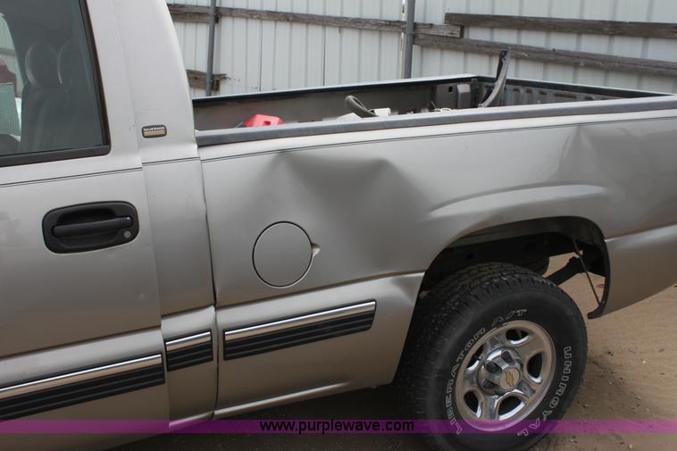 image for item D7917 1999 Chevrolet 1500 Silverado pickup truck
