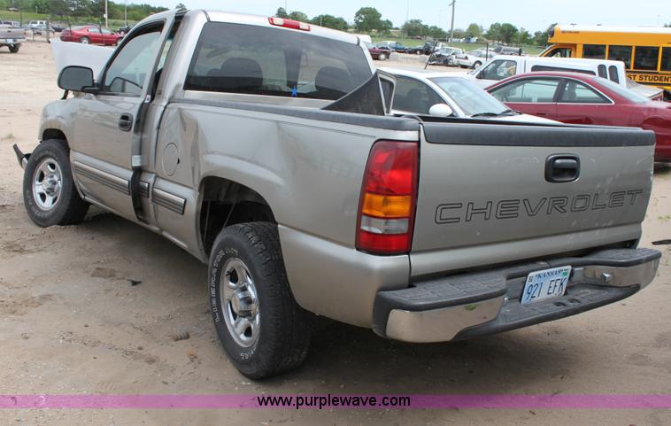 image for item D7917 1999 Chevrolet 1500 Silverado pickup truck