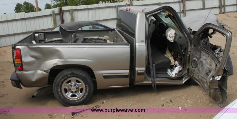 image for item D7917 1999 Chevrolet 1500 Silverado pickup truck