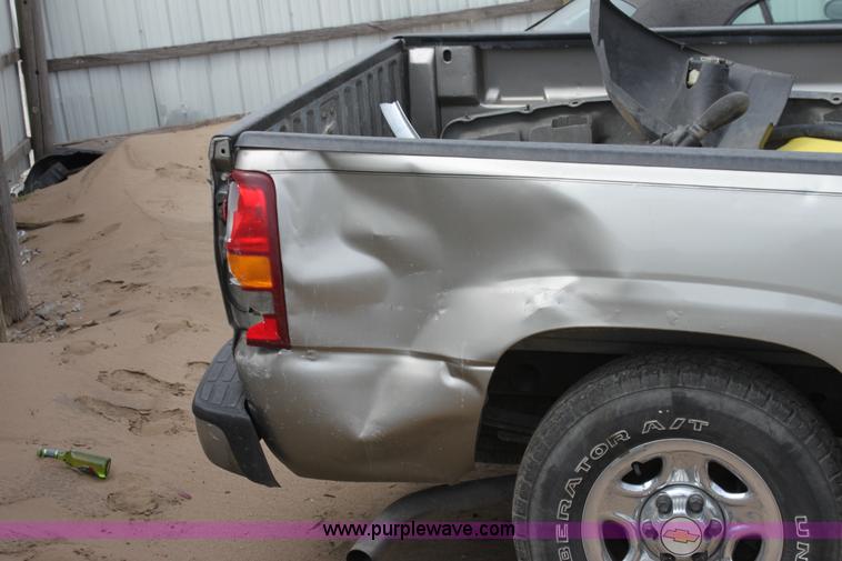 image for item D7917 1999 Chevrolet 1500 Silverado pickup truck