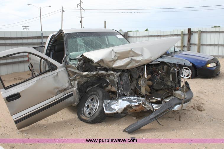 image for item D7917 1999 Chevrolet 1500 Silverado pickup truck