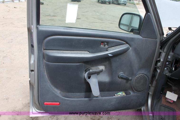 image for item D7917 1999 Chevrolet 1500 Silverado pickup truck