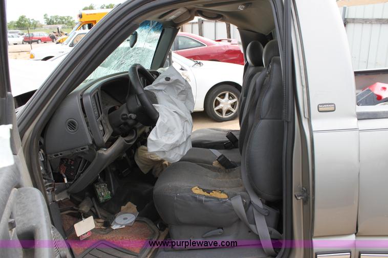 image for item D7917 1999 Chevrolet 1500 Silverado pickup truck