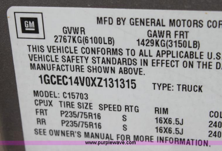 image for item D7917 1999 Chevrolet 1500 Silverado pickup truck