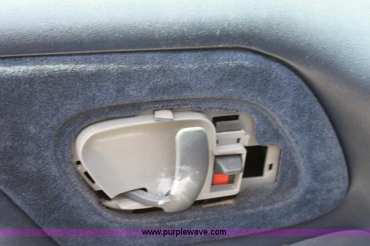 image for item D7920 1999 Chevrolet Suburban 2500 SUV