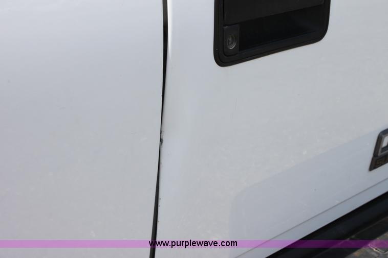 image for item D7920 1999 Chevrolet Suburban 2500 SUV