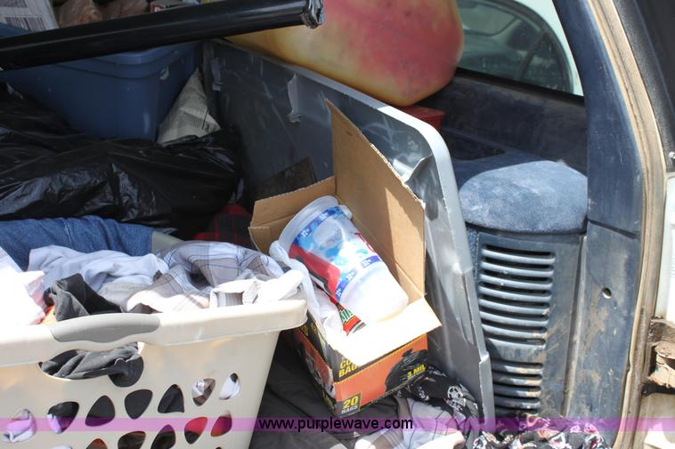 image for item D7920 1999 Chevrolet Suburban 2500 SUV