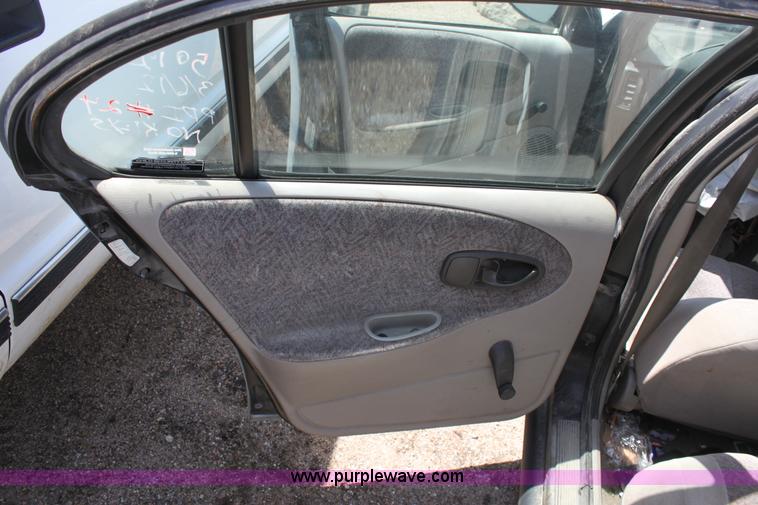 image for item D7921 1996 Saturn SL2