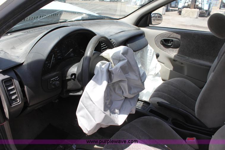 image for item D7921 1996 Saturn SL2