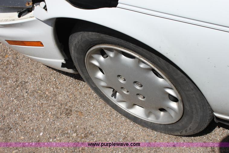 image for item D7921 1996 Saturn SL2